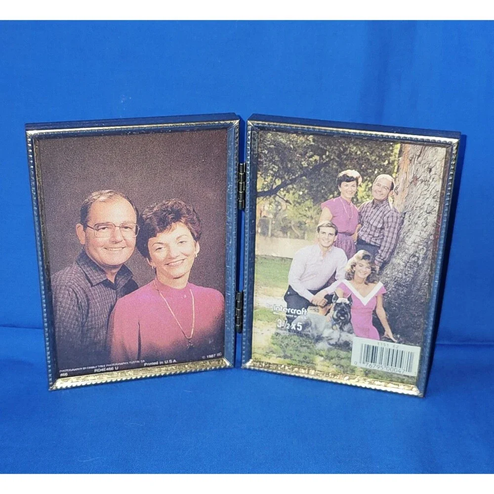 Vintage MCM Gold Brass Metal Double Hinged Bifold Intercraft Picture Frame 3.5x5
